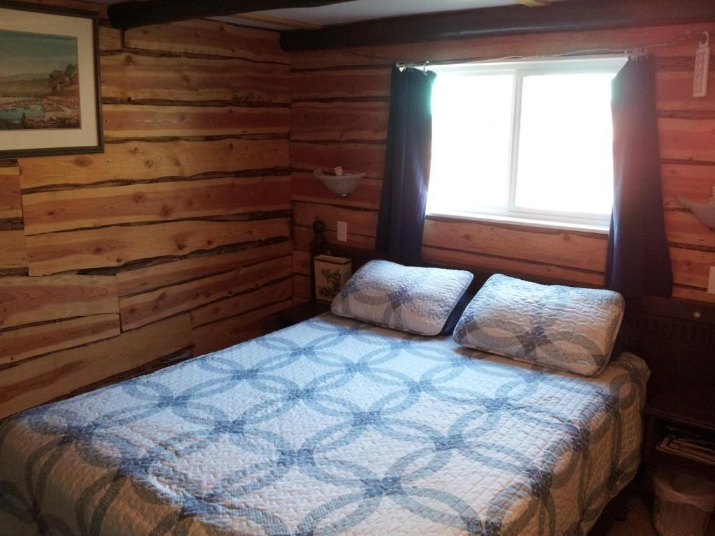 Steamboat Mountain Chalets Hotel Spillimacheen Room photo