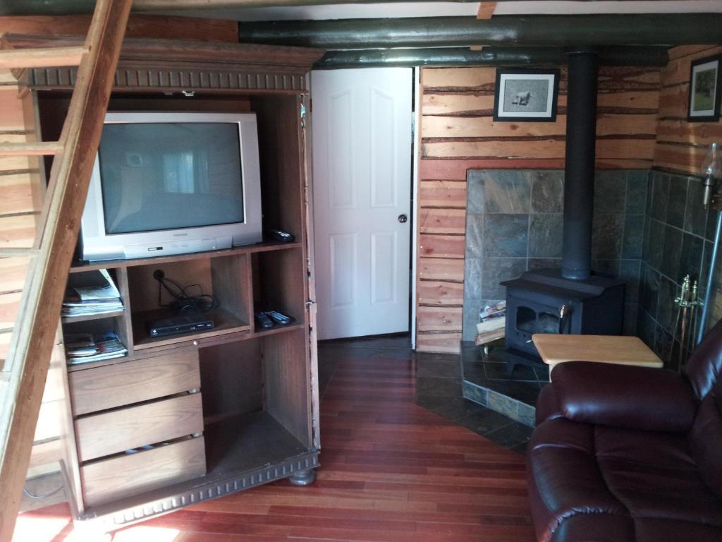 Steamboat Mountain Chalets Hotel Spillimacheen Room photo