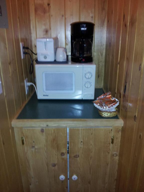 Steamboat Mountain Chalets Hotel Spillimacheen Room photo