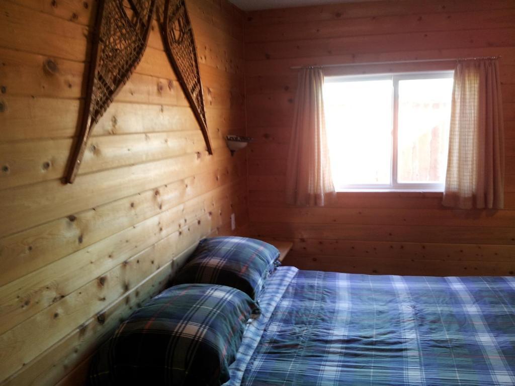 Steamboat Mountain Chalets Hotel Spillimacheen Room photo