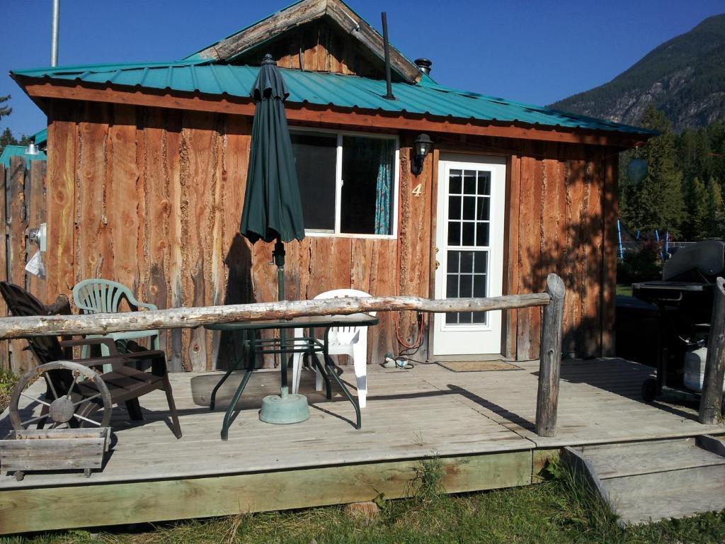 Steamboat Mountain Chalets Hotel Spillimacheen Room photo