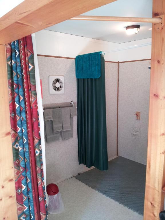 Steamboat Mountain Chalets Hotel Spillimacheen Room photo