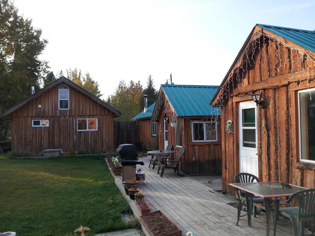 Steamboat Mountain Chalets Hotel Spillimacheen Exterior photo